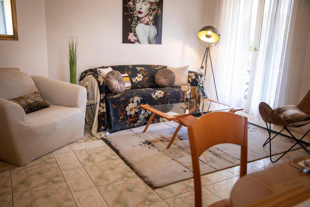 Villa Mareonda - Apartments Sussurro ロヴィニ エクステリア 写真