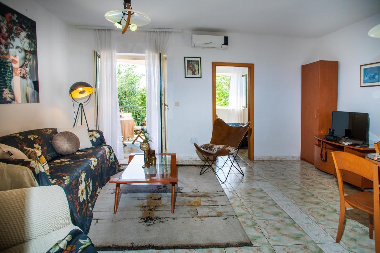 Villa Mareonda - Apartments Sussurro ロヴィニ エクステリア 写真