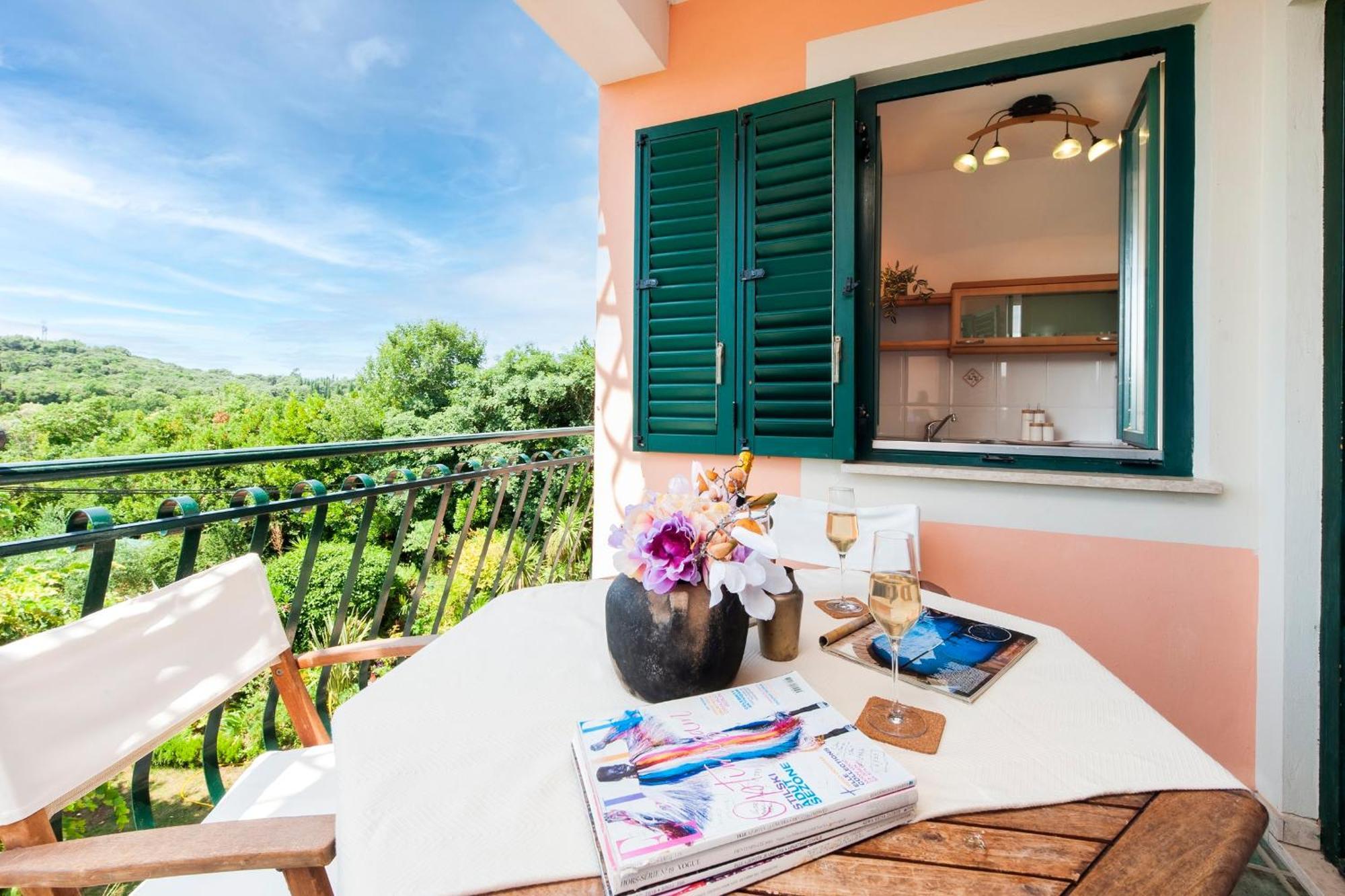 Villa Mareonda - Apartments Sussurro ロヴィニ エクステリア 写真