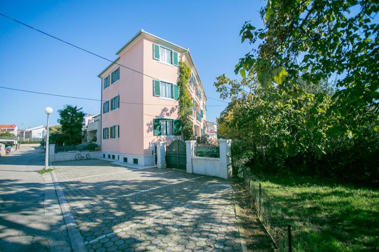 Villa Mareonda - Apartments Sussurro ロヴィニ エクステリア 写真